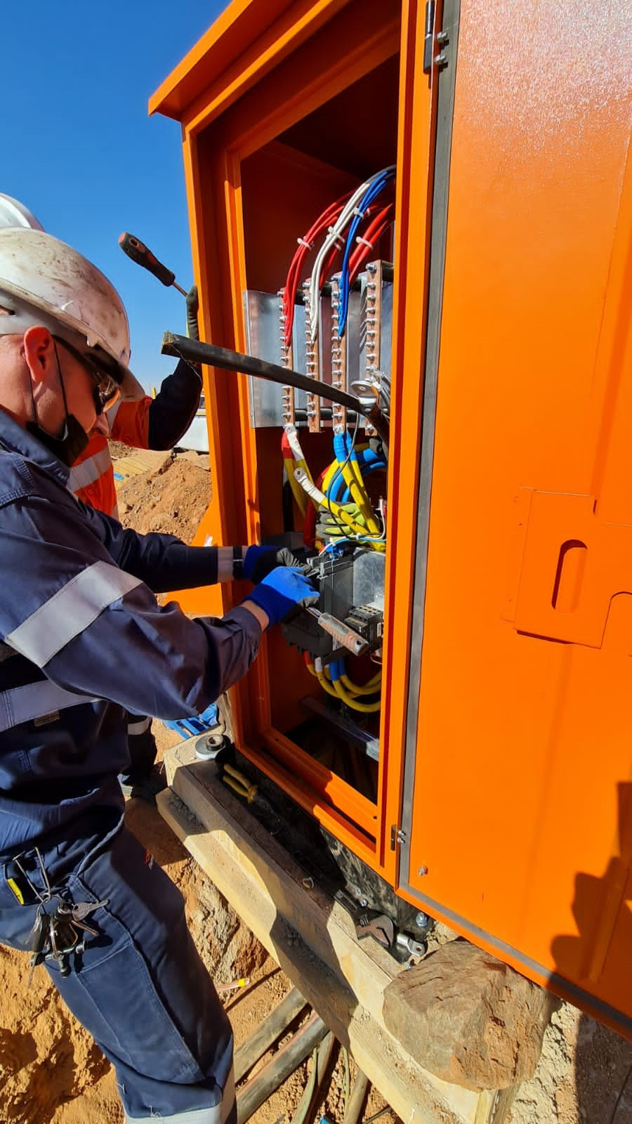 W.E.E.S Men at work (2)